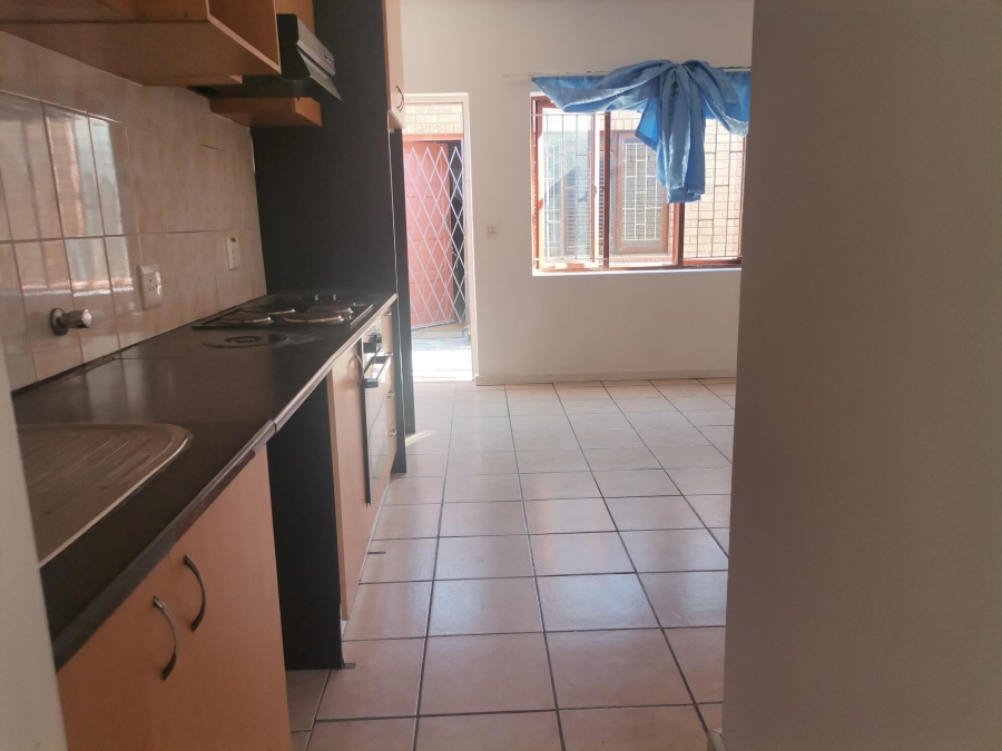 To Let 1 Bedroom Property for Rent in Brackenfell Central Western Cape